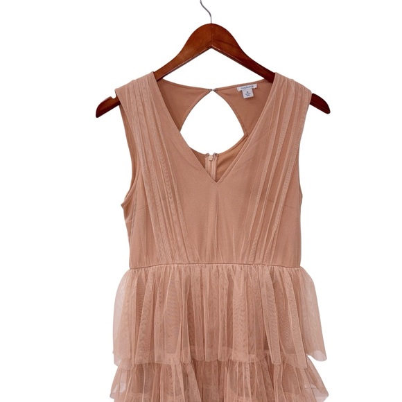 Sundance Elegant Beige Tiered Maxi Dress size 8 - Picture 7 of 9